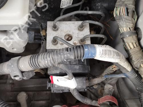 Pompe ABS TOYOTA YARIS (_P1_) 1.0 (SCP10_, SCP10R) (65 hp) 32133192