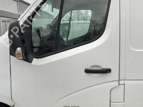 dr-rude-ventre-foran-renault-master-iii-van-fv-2010-27295380 main image