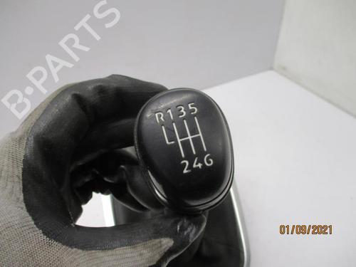 Used Gear lever RENAULT MEGANE IV Hatchback (B9A/M/N_) 1.5 dCi 110 (B9A3) (110 hp) 27055624