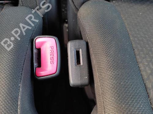 Used Seat buckle TOYOTA COROLLA Verso (ZER_, ZZE12_, R1_) 2.2 D-4D (AUR10_, AUR10R) (136 hp) 27058424
