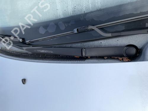 front-windshield-wiper-arm-kia-carens-iii-mpv-un-2006-2007-2008-2009-2010-2011-2012-2013-27087075 main image