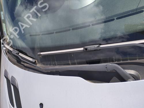 Used Front windshield wiper arm PEUGEOT 206 Hatchback (2A/C) 1.4 i (75 hp) 27042378
