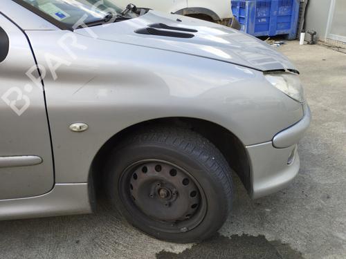 Used Right front brake caliper PEUGEOT 206 Hatchback (2A/C) 1.4 i (75 hp) 27045041