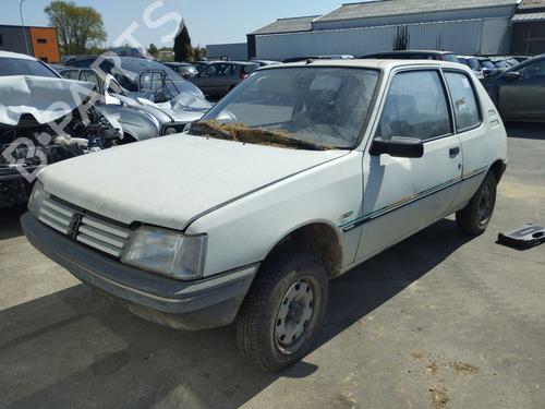 Left mirror PEUGEOT 205 II (20A/C) 1.1 | BP27046526C26