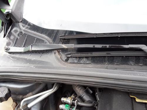 Used Front windshield wiper arm PEUGEOT 308 I (4A_, 4C_) 1.6 HDi (109 hp) 27068633