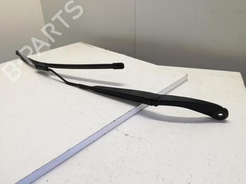 Used Front windshield wiper arm RENAULT MEGANE II (BM0/1_, CM0/1_) 1.6 16V (112 hp) 27056592
