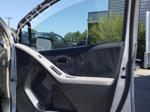 Used Front right window mechanism TOYOTA YARIS (_P9_) 1.3 VVT-i (SCP90_, SCP90R) (87 hp) 27366943