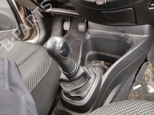 Used Gear lever NISSAN MICRA III (K12) 1.2 16V (65 hp) 27043190