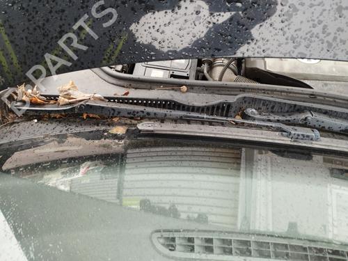 Used Front windshield wiper arm VW GOLF VI (5K1) 2.0 TDI (110 hp) 31659782