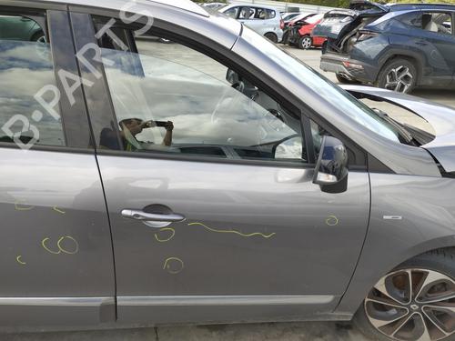 Used Right front door RENAULT SCÉNIC III (JZ0/1_) 1.6 dCi (JZ00, JZ12) (130 hp) 28689427