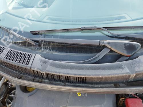 front-windshield-wiper-arm-renault-scenic-ii-jm01_-2003-2004-2005-2006-2007-2008-2009-2010-39481406 main image