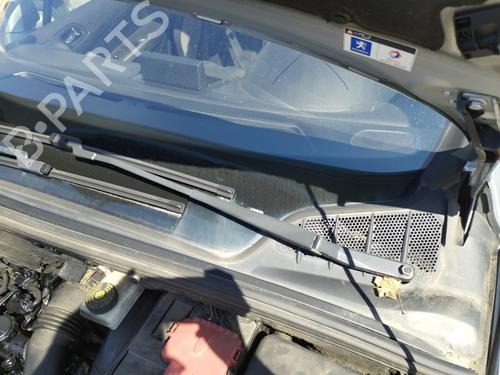 Used Front windshield wiper arm Front windshield wiper arm PEUGEOT 308 I (4A_, 4C_) 1.6 HDi (112 hp) 36095661 36095661