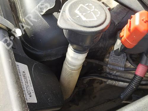 windscreen-washer-tank-bmw-1-e87-2003-2004-2005-2006-2007-2008-2009-2010-2011-2012-2013-36282425 main image