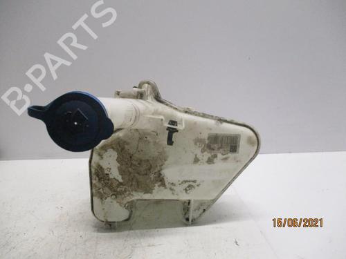 Used Windscreen washer tank TOYOTA YARIS (_P9_) 1.4 D-4D (NLP90_, NLP90R) (90 hp) 27085252