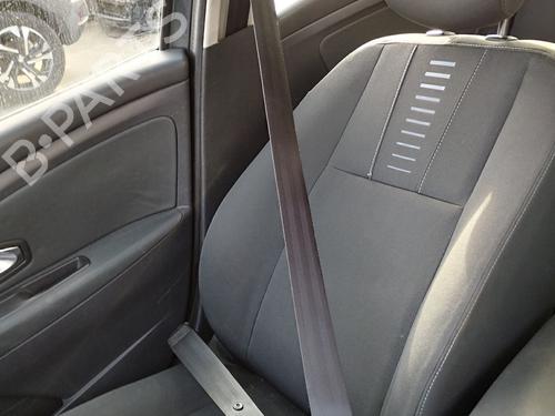 front-right-seatbelt-renault-megane-iii-hatchback-bz01_-b3_-2008-33611864 main image