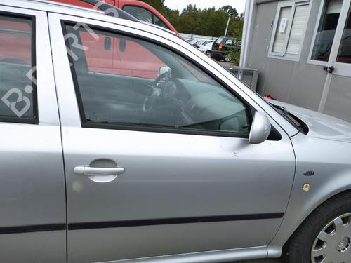 Right front door SKODA OCTAVIA I Combi (1U5) 1.9 TDI 1U4831056