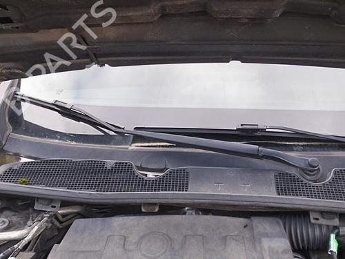 Used Front windshield wiper arm RENAULT MEGANE III Hatchback (BZ0/1_, B3_) 1.9 dCi (BZ0N, BZ0J) (131 hp) 27089445