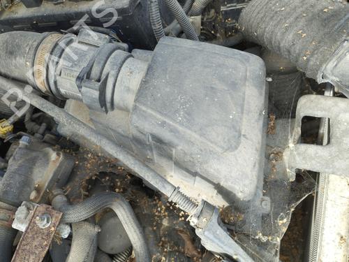 Used Air filter box PEUGEOT 306 Hatchback (7A, 7C, N3, N5) 2.0 HDI 90 (90 hp) 28213557