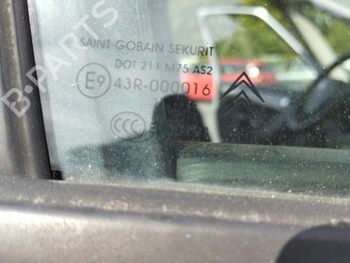 Dør rude højre foran Dør rude højre foran 34281670 34281670