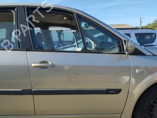 front-right-quarter-glass-renault-scenic-ii-jm01_-2003-2004-2005-2006-2007-2008-2009-2010-39481409 main image