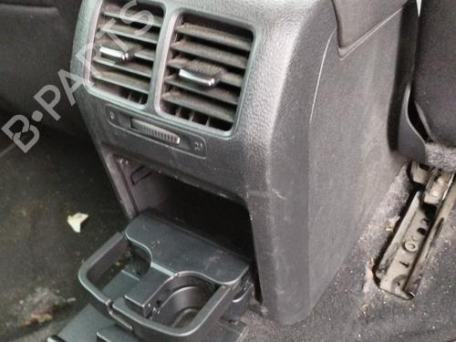 Used Middle console Middle console VW GOLF VI (5K1) 2.0 TDI (110 hp) 31659813 31659813