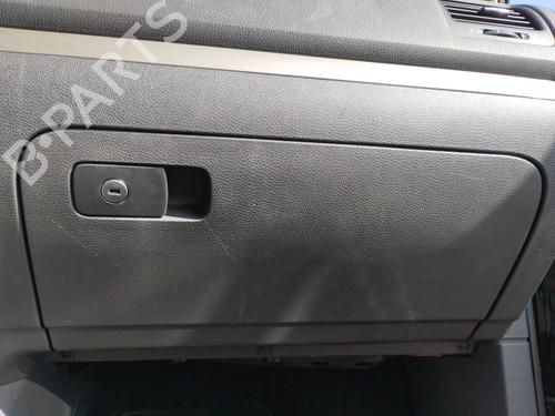 Used Glove box VW GOLF V (1K1) 1.9 TDI (105 hp) 27047152
