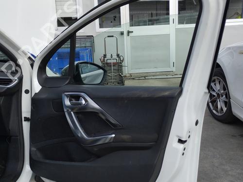 BP30084676C19 main image