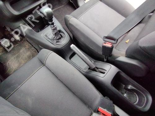 Console centrale Console centrale CITROËN C3 III (SX) 1.5 BlueHDi 100 (SXYHYP, SXYHTU) (102 hp) 33544617 33544617