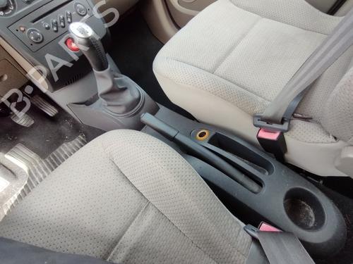 Used Middle console RENAULT CLIO III (BR0/1, CR0/1) 1.2 16V (BR02, BR0J, BR11, CR02, CR0J, CR11) (75 hp) 28568182