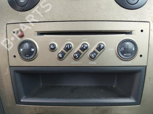 Bilradio RENAULT MEGANE II (BM0/1_, CM0/1_) 2.0 16V (BM0U, CM0U) (135 hp) 27084600