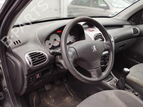 Armaturenbrett für PEUGEOT 206 Hatchback (2A/C) 1.4 i (75 hp) 30752983