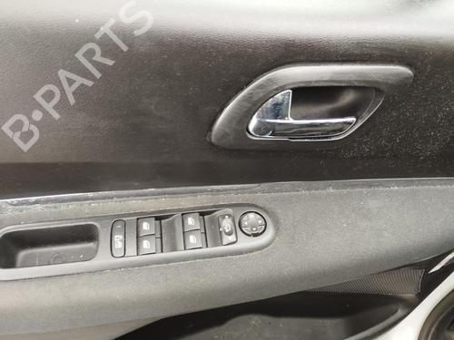 Used Front left interior door handle PEUGEOT 5008 (0U_, 0E_) 2.0 HDi 150 / BlueHDi 150 (150 hp) 27075133