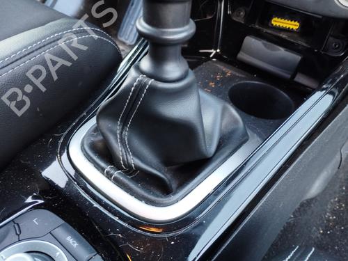 Used Shift knob Shift knob RENAULT MEGANE III Coupe (DZ0/1_) 1.5 dCi (DZ09, DZ0D, DZ1F, DZ1G, DZ14, DZ29) (110 hp) 31950647 31950647