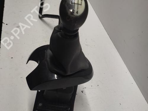 Used Gear lever RENAULT TWINGO II (CN0_) 1.2 16V (CN04, CN0B) (75 hp) 31333956
