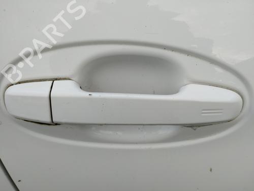Høyre foran utvendig håndtak TOYOTA YARIS (_P13_) 1.3 (NSP130_, NSP130) (99 hp) 29890812