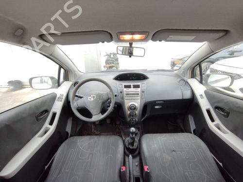 Airbag styreenhed TOYOTA YARIS (_P9_) 1.4 D-4D (NLP90_, NLP90R) (90 hp) 32135414