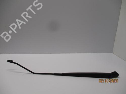 Used Front windshield wiper arm PEUGEOT 1007 (KM_) 1.6 HDi (109 hp) 27056080