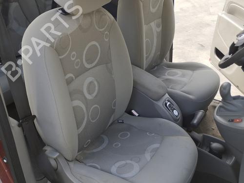 Used Right front seat Right front seat RENAULT KANGOO / GRAND KANGOO II (KW0/1_) 1.6 16V FLEX (KW01) (106 hp) 32696944 32696944