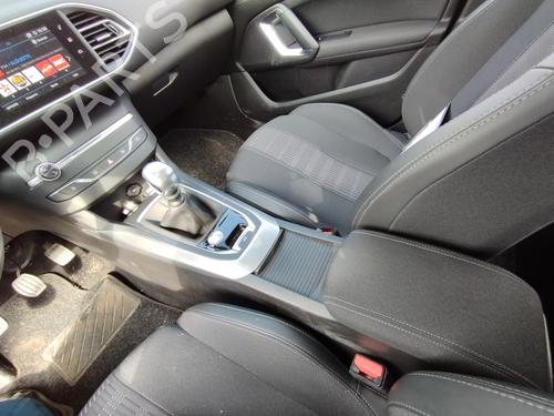 Console central PEUGEOT 308 II (LB_, LP_, LW_, LH_, L3_) 1.5 BlueHDi 130 (131 hp) 27046420