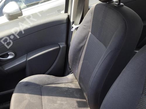Used Right front seat RENAULT CLIO III (BR0/1, CR0/1) 1.5 dCi (BR17, CR17) (86 hp) 27059192