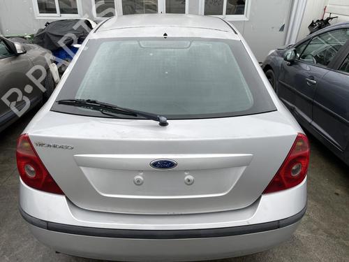 Used Tailgate lock FORD MONDEO III Saloon (B4Y) 1.8 16V (110 hp) 27087219