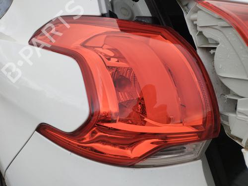venstre-baglygte-peugeot-2008-i-cu_-2013-32173212 main image