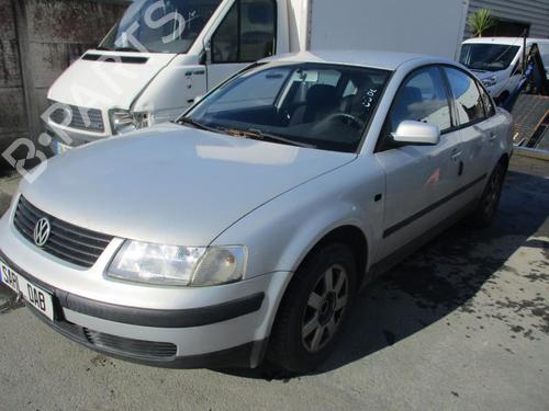 Left headlight VW PASSAT B5 (3B2) 1.6 | BP27085888C28 - Image 4