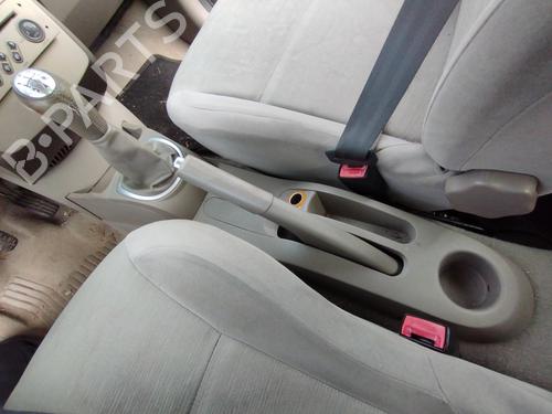 Used Middle console RENAULT CLIO III (BR0/1, CR0/1) 1.2 16V (BR0P, CR0P) (101 hp) 31133239