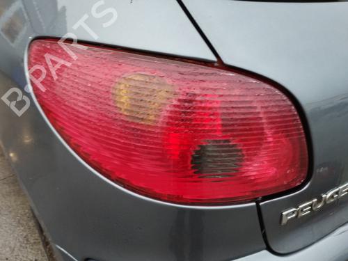 Venstre baglygte PEUGEOT 206 Hatchback (2A/C) 1.4 i (75 hp) 30752933