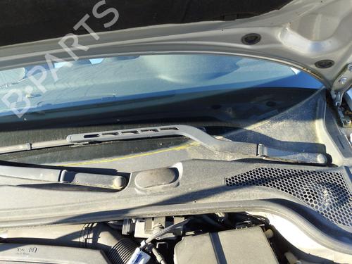 Used Front windshield wiper arm AUDI A3 (8P1) 2.0 TDI 16V (140 hp) 27064650