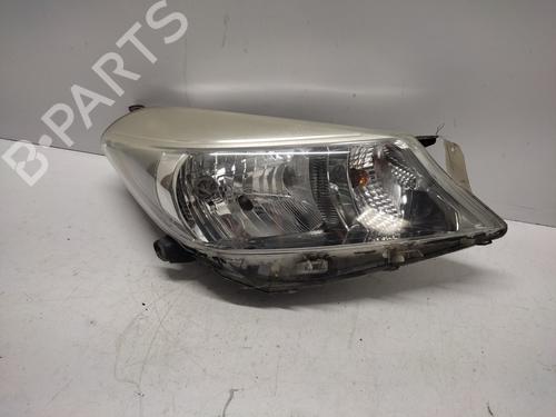 Used Right headlight Right headlight TOYOTA YARIS (_P13_) 1.3 (NSP130_, NSP130) (99 hp) 29890807 29890807