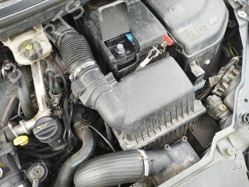 Used Air filter box CITROËN C4 I (LC_) 2.0 HDi (136 hp) 27073209