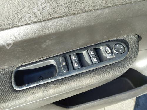 Used Left front window switch Left front window switch PEUGEOT 307 Break (3E) 1.6 16V (109 hp) 40118873 40118873