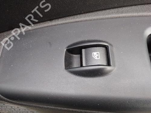 Used Right front window switch FIAT DOBLO Cargo (263_) 1.6 D Multijet (263WXD1B, 263WXR1B, 263WXX1B, 263ZXD1B,... (105 hp) 31116173